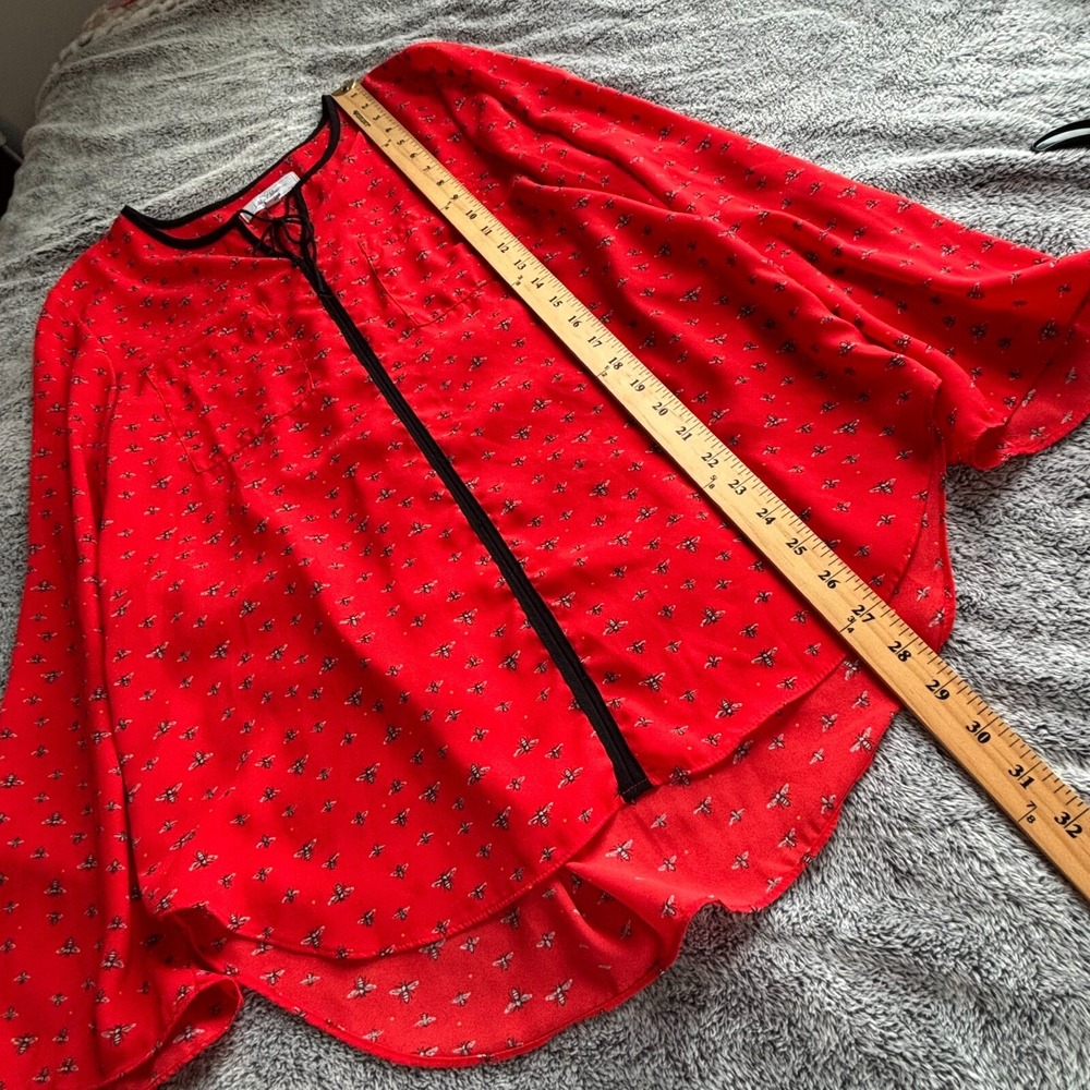 Libby Edelman Womens Top Large Red Bee Novelty Print Career V‎ Neck Insect 18192 - Picture 5 of 7